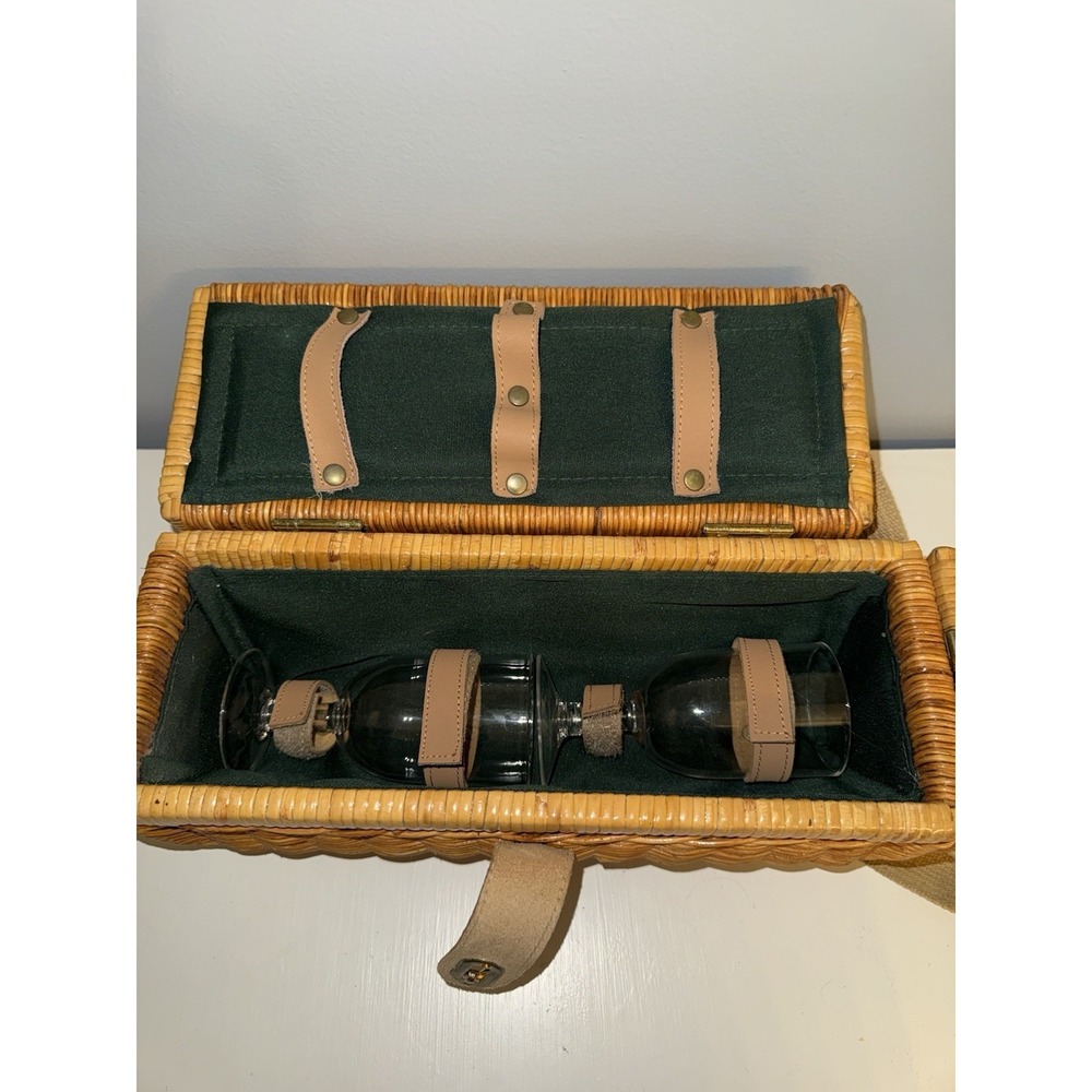 Vintage Wicker Wine Tote Bottle Carrier Picnic Set-For‎ 2 With Wine Glasses